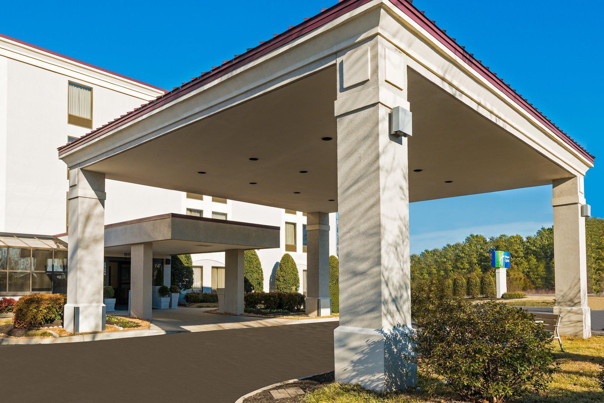 Holiday Inn Express - Chester By Ihg Exterior foto