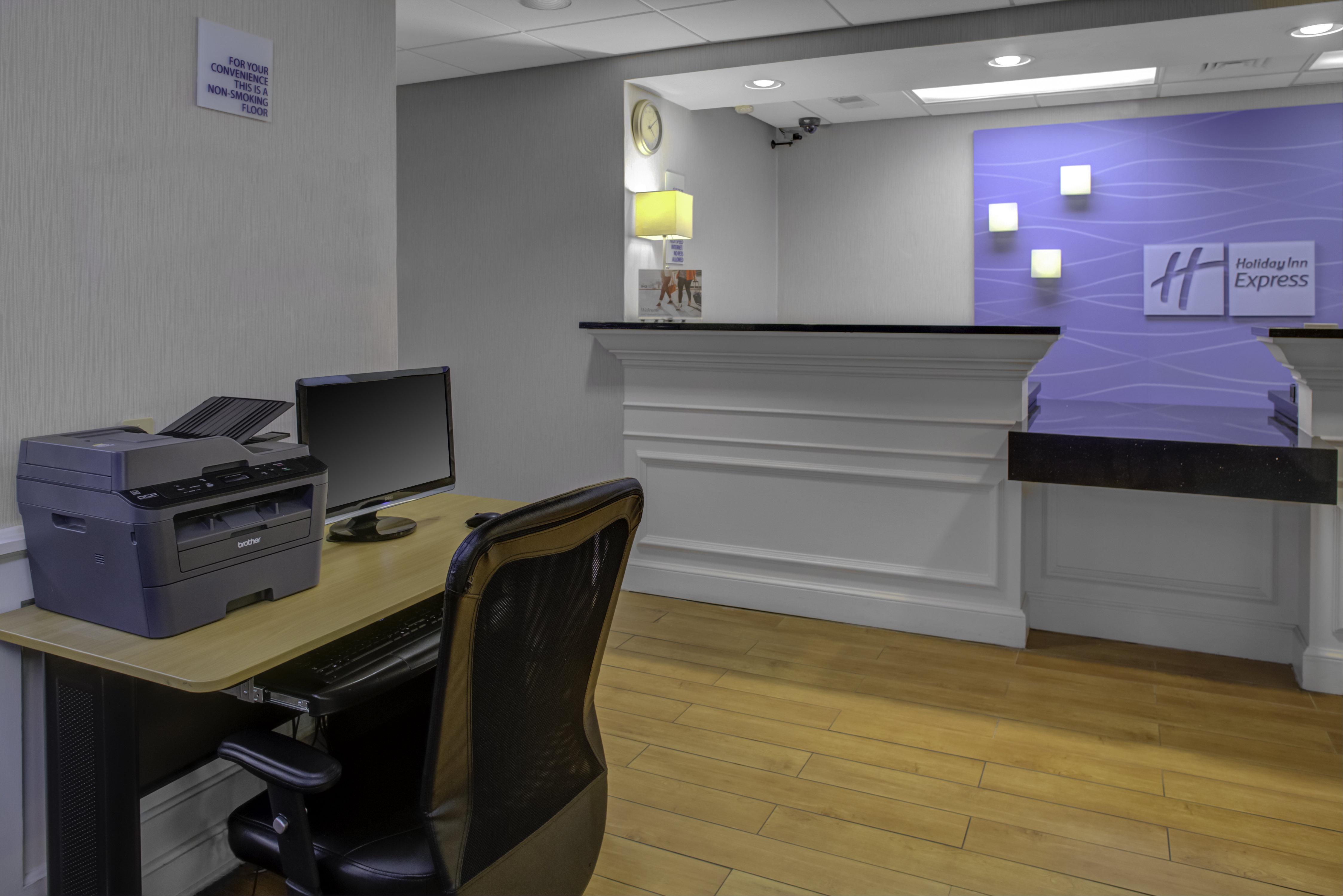 Holiday Inn Express - Chester By Ihg Exterior foto